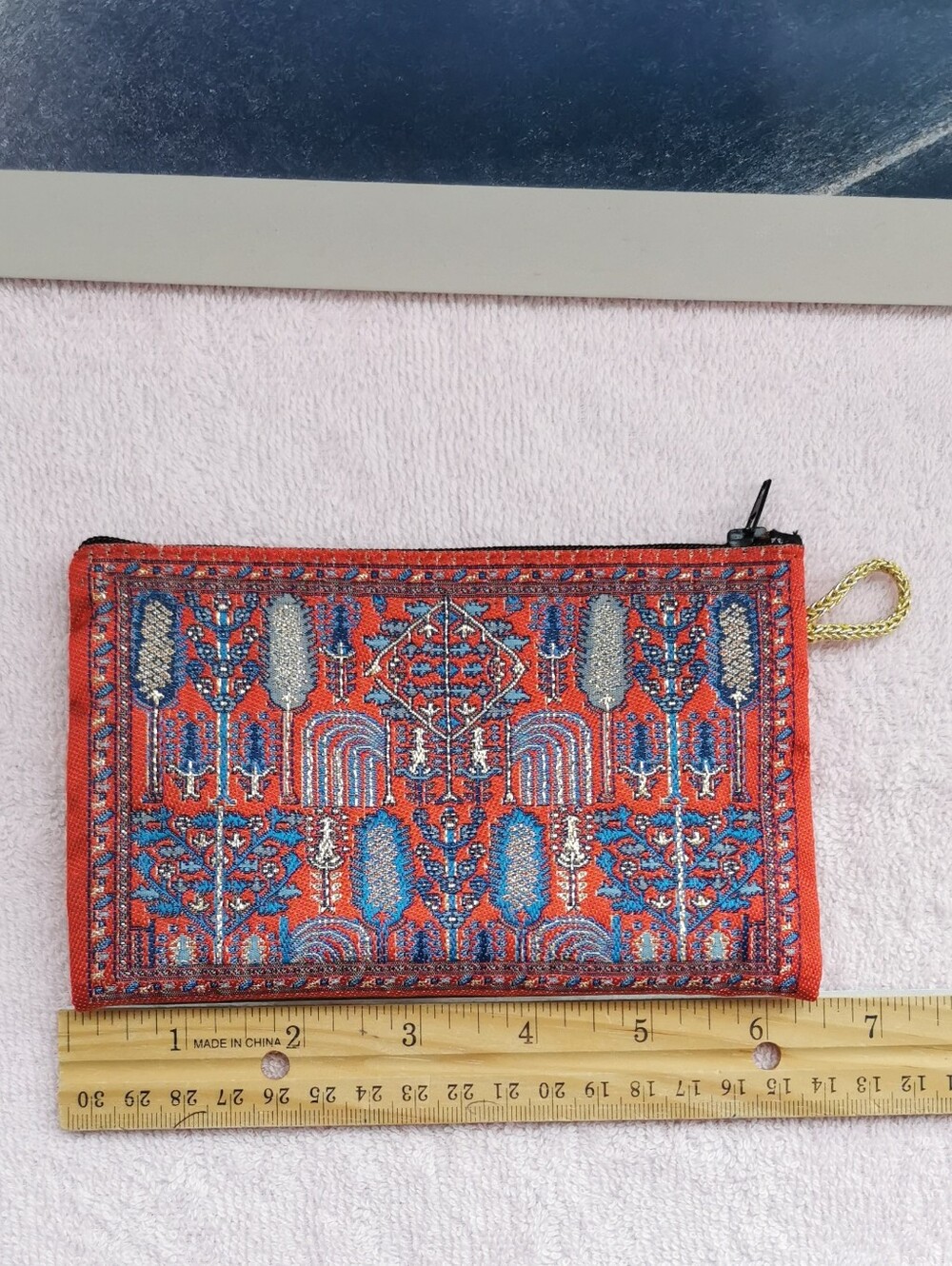 NWOT.Red and Blue Zip coin bag.